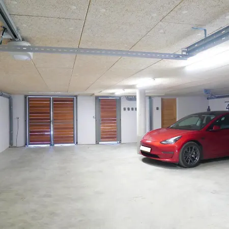 Apartment South-of-france Magnifique T5 Avec Clim, Terrasse 30 M2 Vue Sur Et Barbecue, Parking, 40m De La