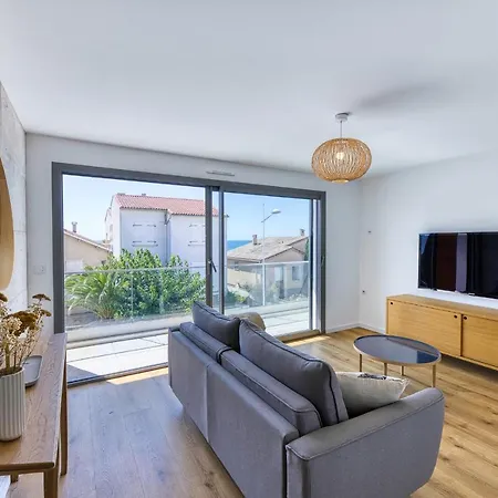 South-of-france Magnifique T5 Avec Clim, Terrasse 30 M2 Vue Sur Et Barbecue, Parking, 40m De La *
