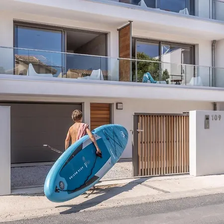 South-of-france Magnifique T5 Avec Clim, Terrasse 30 M2 Vue Sur Et Barbecue, Parking, 40m De La *