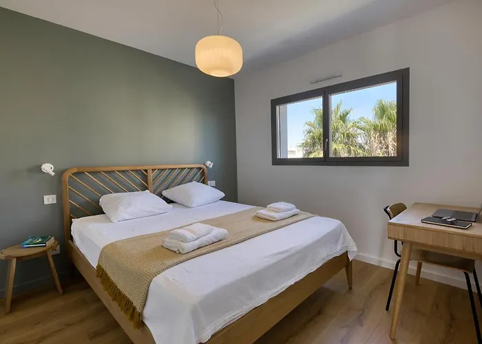 South-of-france Magnifique T5 Avec Clim, Terrasse 30 M2 Vue Sur Et Barbecue, Parking, 40m De La *