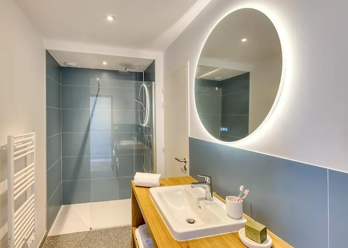 아파트 South-of-france Magnifique T5 Avec Clim, Terrasse 30 M2 Vue Sur Et Barbecue, Parking, 40m De La