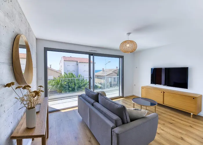 South-of-france Magnifique T5 Avec Clim, Terrasse 30 M2 Vue Sur Et Barbecue, Parking, 40m De La *