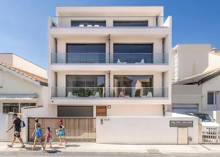 South-of-france Magnifique T5 Avec Clim, Terrasse 30 M2 Vue Sur Et Barbecue, Parking, 40m De La 아파트 카르농 플라주