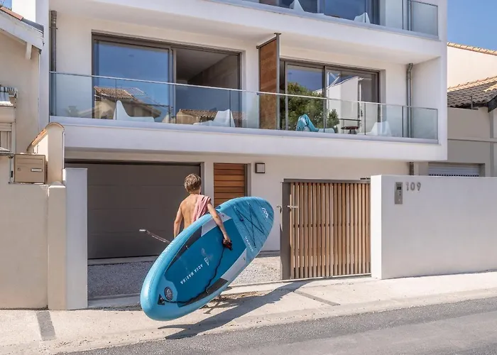 South-of-france Magnifique T5 Avec Clim, Terrasse 30 M2 Vue Sur Et Barbecue, Parking, 40m De La *